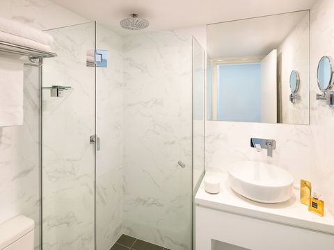 Hotel Ibis World Square - Northern Rivers Accommodation 7