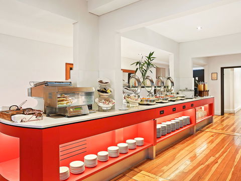 Hotel Ibis World Square - Northern Rivers Accommodation 8