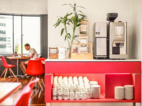 Hotel Ibis World Square - Northern Rivers Accommodation 11