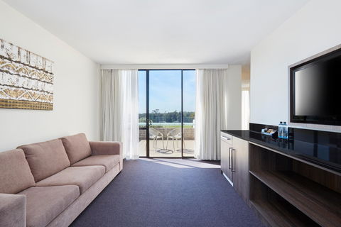 Holiday Inn Warwick Farm - Northern Rivers Accommodation 11