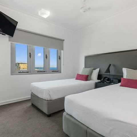 H On Mitchell Apartment Hotel - Northern Rivers Accommodation 4