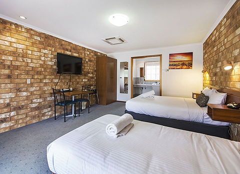 Clare Central Motel - Northern Rivers Accommodation 1