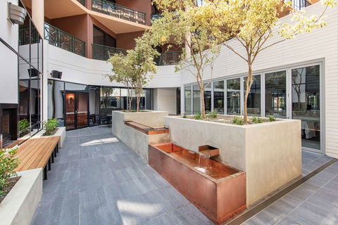 Amora Hotel Riverwalk Melbourne - Northern Rivers Accommodation 2