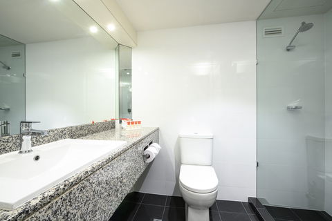 Hotel Grand Chancellor Adelaide - Northern Rivers Accommodation 2