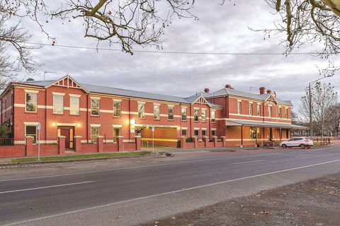Lake Inn Ballarat - Northern Rivers Accommodation 1