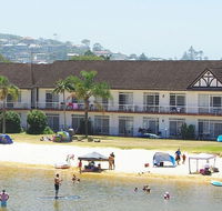 The Clan Lakeside Lodge - Northern Rivers Accommodation