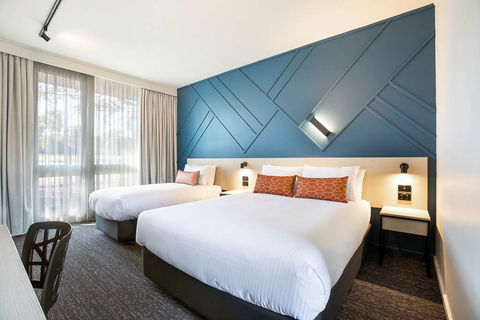 Nightcap At Sandown Park Hotel - Northern Rivers Accommodation 1