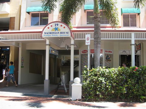 Macrossan House Boutique Holidays Apts - Northern Rivers Accommodation 1