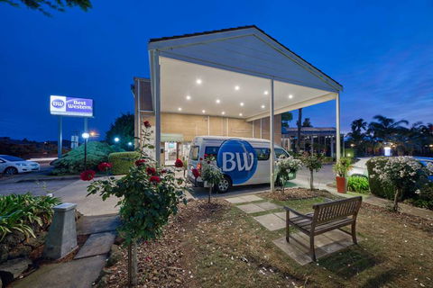Best Western Airport Motel & Conv Ctr - Northern Rivers Accommodation 1
