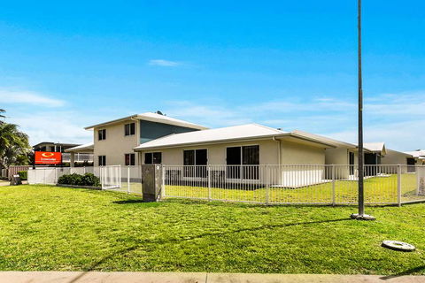 Econo Lodge Beachside - Northern Rivers Accommodation 0