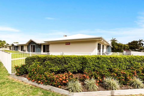 Econo Lodge Beachside - Northern Rivers Accommodation 1