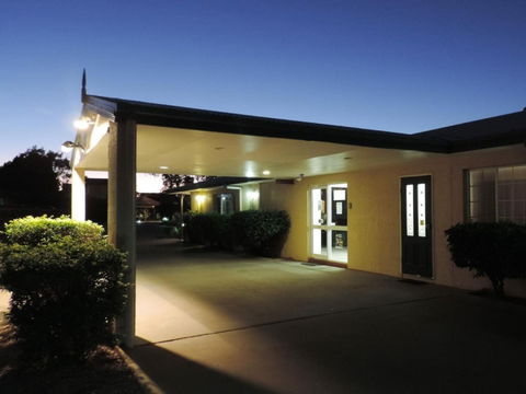 Outback Motel - Northern Rivers Accommodation 0