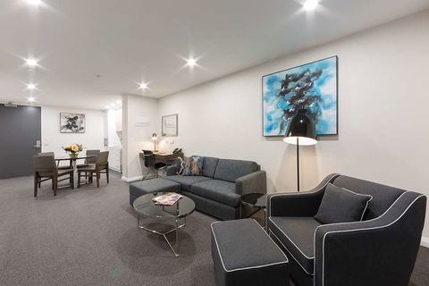 Avenue Hotel Canberra - Northern Rivers Accommodation 5