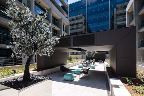 Avenue Hotel Canberra - Northern Rivers Accommodation 11