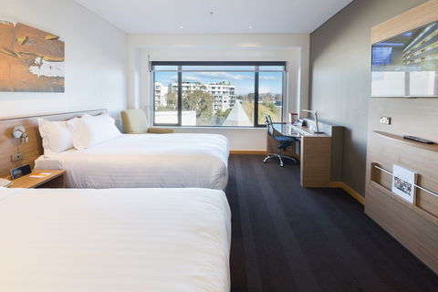Crowne Plaza Canberra - Northern Rivers Accommodation 6