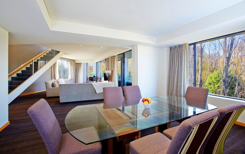 Crowne Plaza Canberra - Northern Rivers Accommodation 13