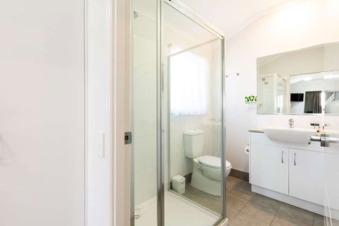Hotel Settlers - Northern Rivers Accommodation 3