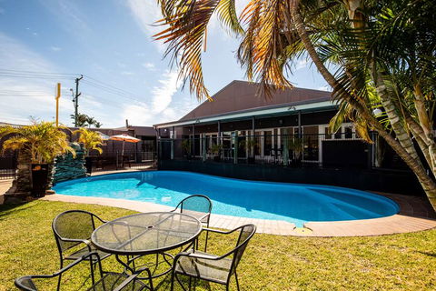 Hotel Settlers - Northern Rivers Accommodation 4