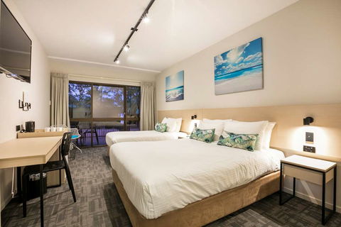 Kawana Waters Hotel By NightCap - Northern Rivers Accommodation 2