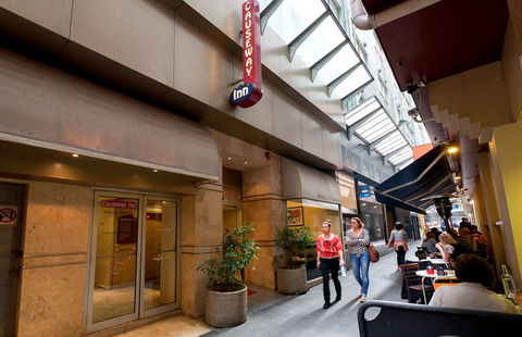 Causeway Inn On The Mall - Northern Rivers Accommodation 0
