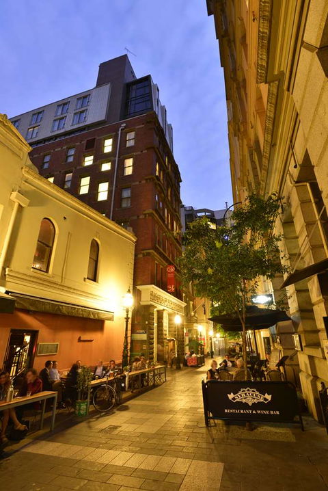Metro Apartments On Bank Place - Northern Rivers Accommodation 1