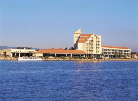 The Lakes Resort Hotel - Northern Rivers Accommodation 1
