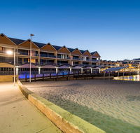 Dolphin Quay Apartment Hotel - Northern Rivers Accommodation