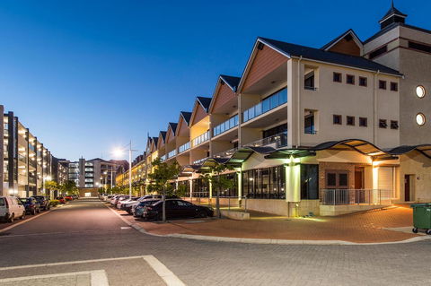 Dolphin Quay Apartment Hotel - Northern Rivers Accommodation 1
