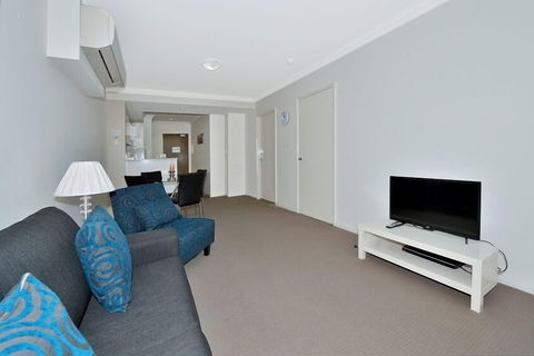 Dolphin Quay Apartment Hotel - Northern Rivers Accommodation 2