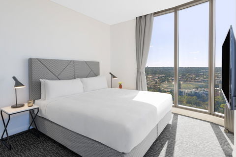 Meriton Suites George St - Northern Rivers Accommodation 0
