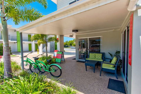 Mackay Oceanside Central Hotel - Northern Rivers Accommodation 1
