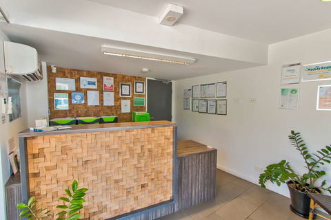 Mackay Oceanside Central Hotel - Northern Rivers Accommodation 2