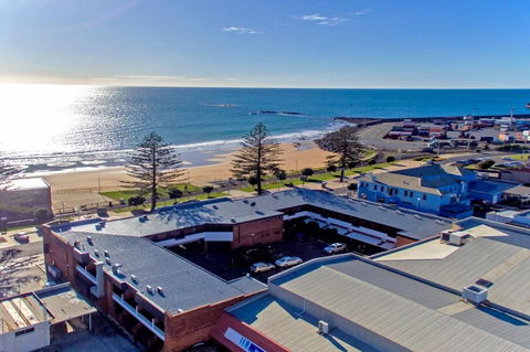 Beachfront Voyager Motor Inn - Northern Rivers Accommodation 0