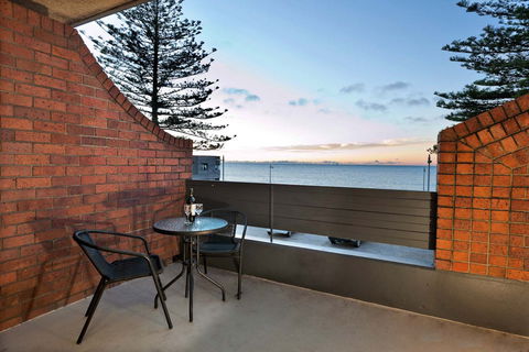 Beachfront Voyager Motor Inn - Northern Rivers Accommodation 2