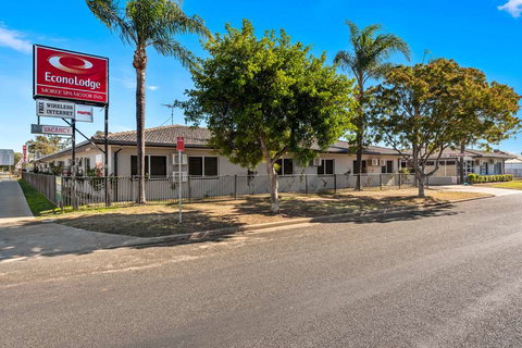 Econo lodge Moree Spa Motor Inn - Northern Rivers Accommodation 0