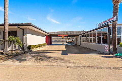 Econo lodge Moree Spa Motor Inn - Northern Rivers Accommodation 1