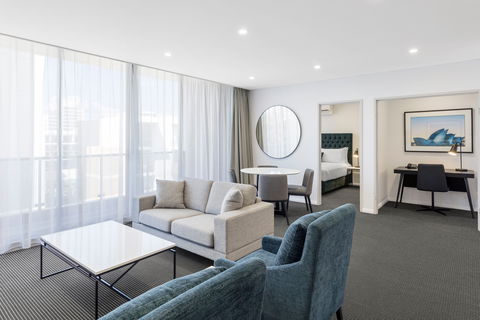 Meriton Suites Waterloo - Northern Rivers Accommodation 4