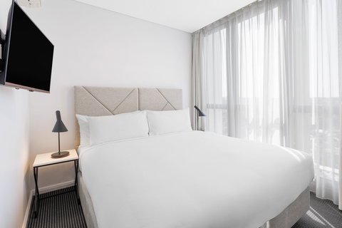 Meriton Suites Zetland - Northern Rivers Accommodation 3
