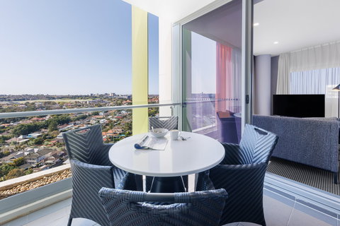 Meriton Suites Zetland - Northern Rivers Accommodation 4