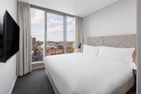 Meriton Suites Zetland - Northern Rivers Accommodation 8