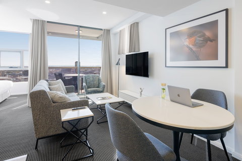 Meriton Suites Zetland - Northern Rivers Accommodation 16