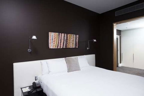 Peppers Gallery Hotel, Canberra - Northern Rivers Accommodation 7