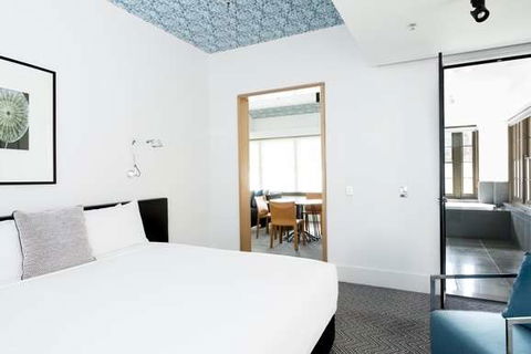 Peppers Gallery Hotel, Canberra - Northern Rivers Accommodation 12
