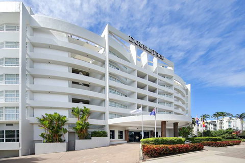 DoubleTree by Hilton Cairns - Northern Rivers Accommodation 0