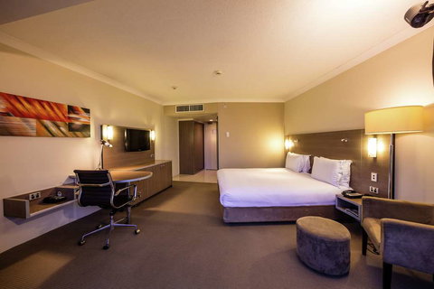 DoubleTree by Hilton Cairns - Northern Rivers Accommodation 8