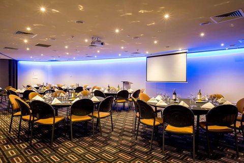 DoubleTree by Hilton Cairns - Northern Rivers Accommodation 12
