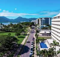 Holiday Inn Cairns Harbourside - Northern Rivers Accommodation