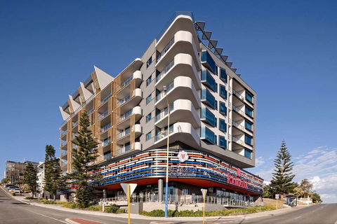 Ramada VetroBlu Scarborough Beach - Northern Rivers Accommodation 1