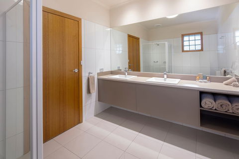 Julie-Anna Bendigo - Northern Rivers Accommodation 3