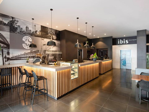 Hotel Ibis World Square - Northern Rivers Accommodation 0